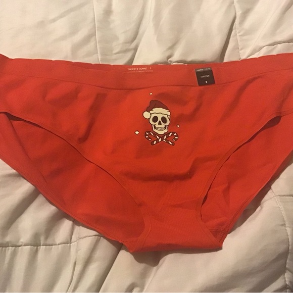 🌟🌟🌟Torrid 5 plus size red Christmas skull brief panty NWT - Picture 2 of 8